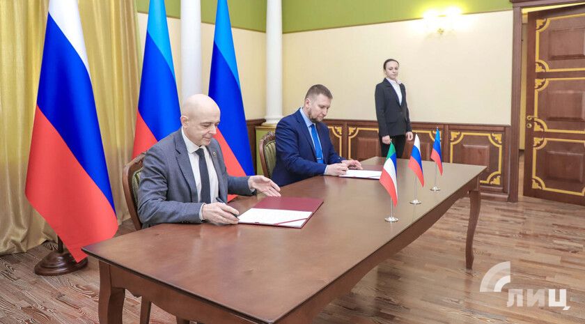 Парламенты ЛНР и Республики Хакасия подписали соглашение о сотрудничестве