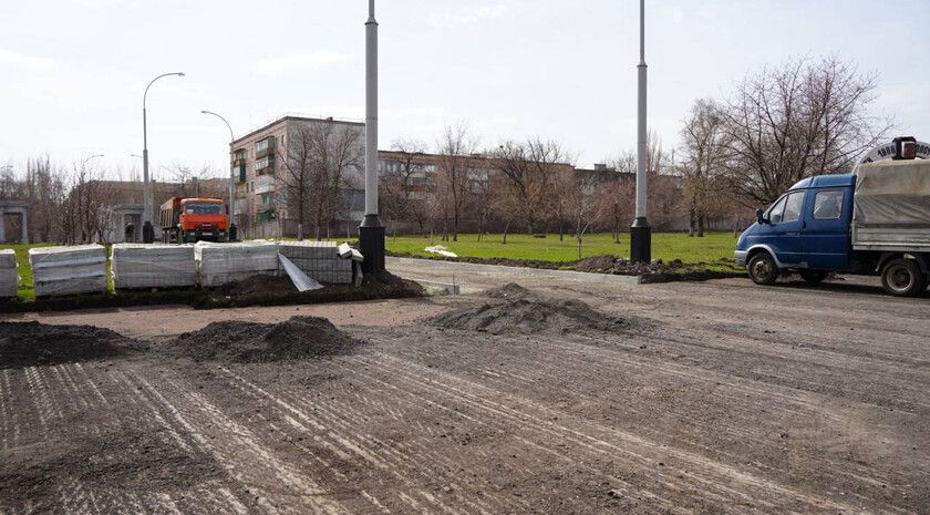 ������������� ������ �������� � ����� � 80-����� ������ �������� � ��������