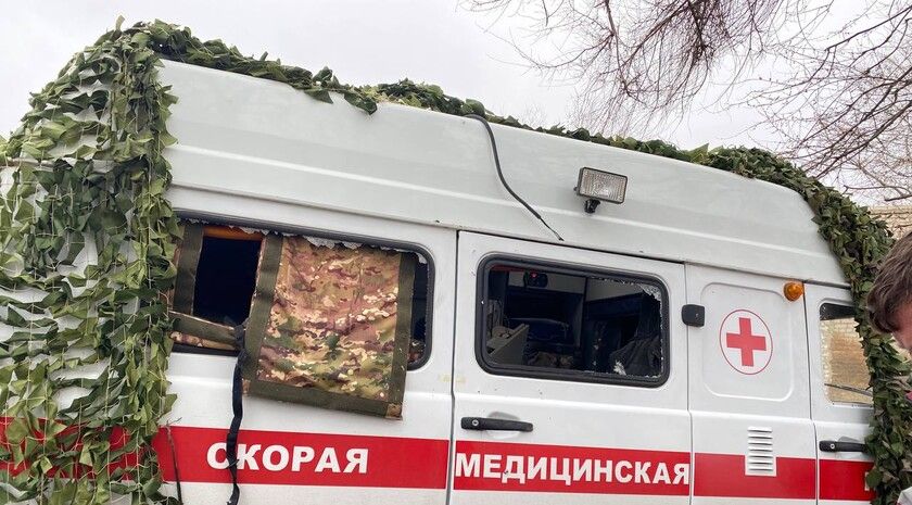 ВСУ беспилотником атаковали бригаду скорой помощи в Сватово, поврежден автомобиль