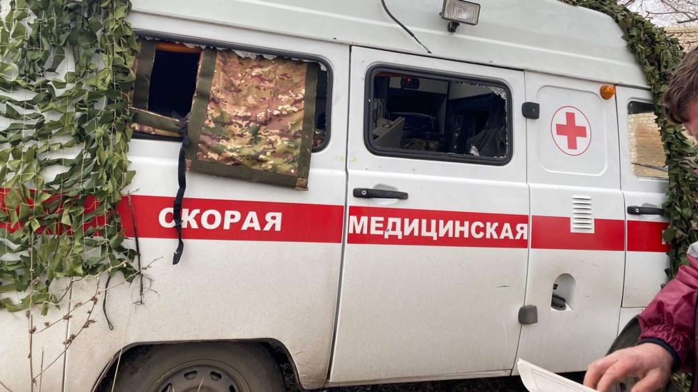 Прицельный удар: украинские боевики атаковали бригаду скорой помощи в ЛНР