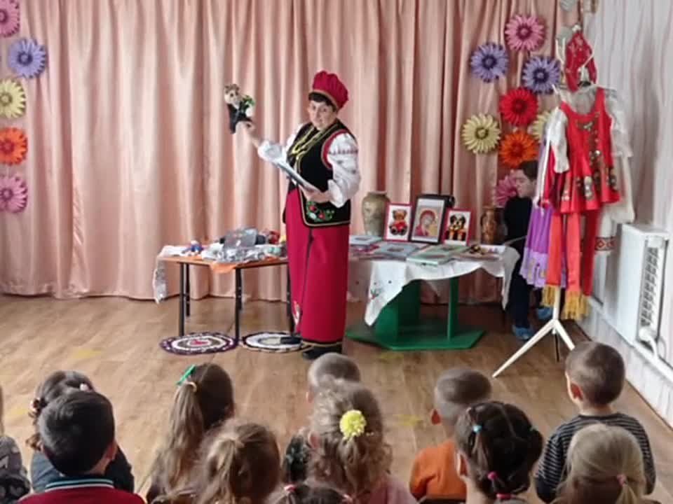 Художественный руководитель Петровского ДК Реброва Л.Г. провела познавательное мероприятие для воспитанников ГУДО Ясли-сад"Березка"