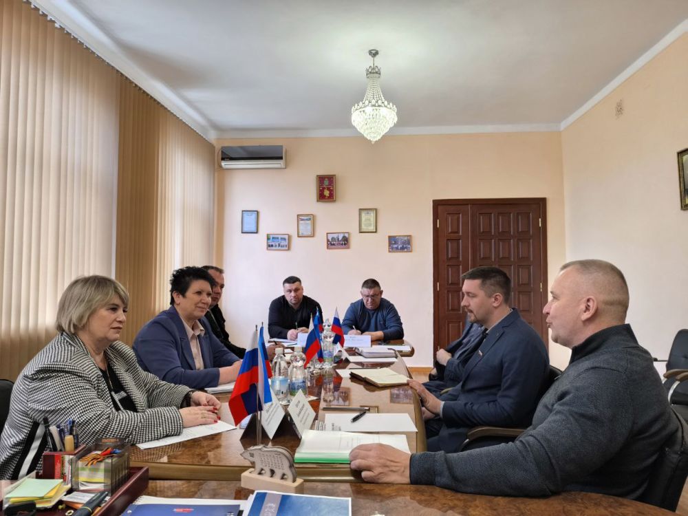 26 марта 2025 года в Белокуракинском муниципальном округе ЛНР состоялось выездное рабочее совещание Министра природных ресурсов и экологии Луганской Народной Республики Евгения Валерьевича Крехтунова, на котором...