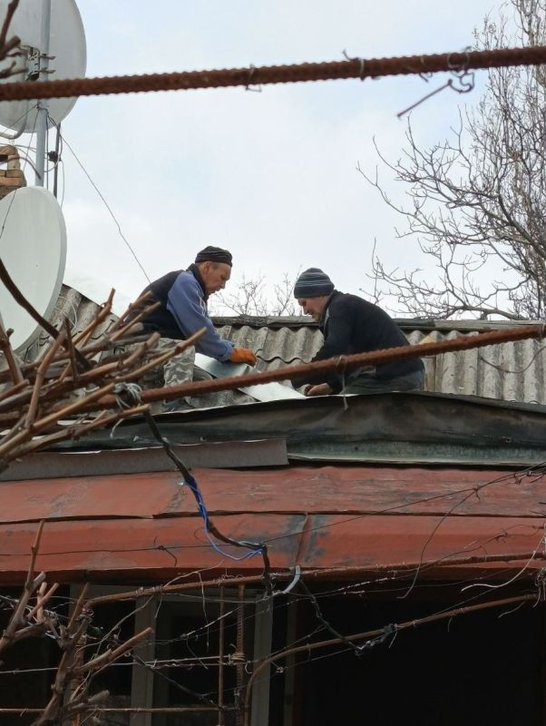 Сергей Козенко: На текущей неделе мы завершили работы у нашего ветерана Великой Отечественной войны, участницы боевых действий, Соколовой Марфы Сергеевны, которая проживает на улице Радика Юркина в Краснодоне