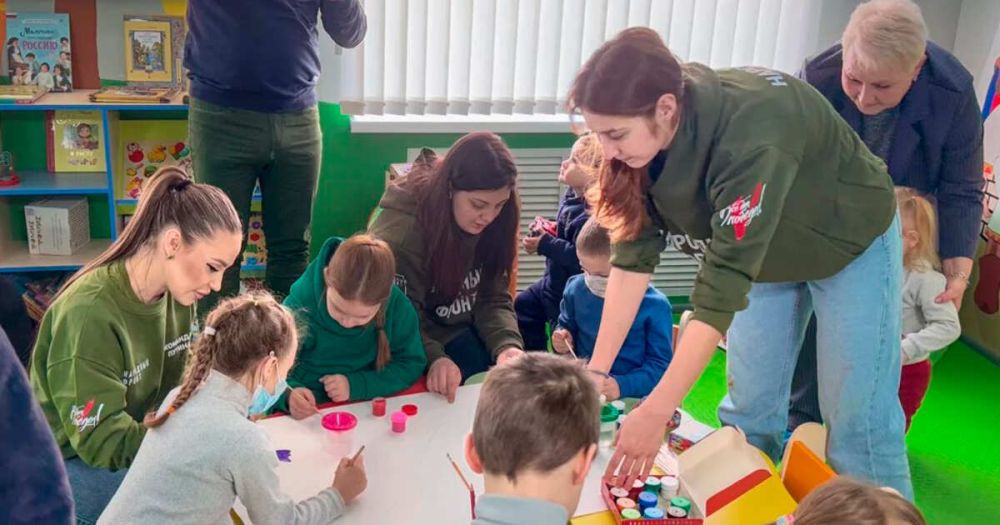 Игровую комнату открыли в Петровской детской больнице в ЛНР