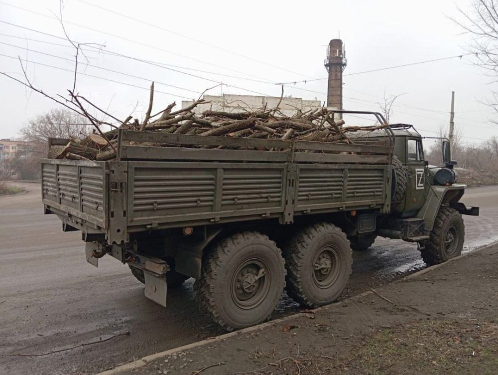 Специалисты из Калмыкии продолжают оказывать помощь коммунальным службам Антрацита