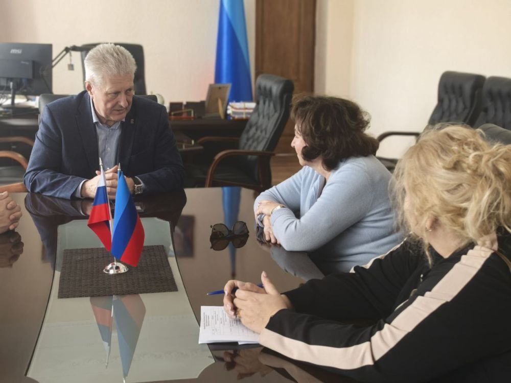 Сергей Козенко: Сегодня Краснодон посетили заместитель Председателя Тюменской областной Думы, Председатель Тюменского регионального отделения «Союз женщин России» Наталья Шевчик и депутат Тюменской областной Думы...