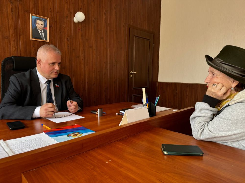 Константин Бутримов: Прием граждан в Антраците: важные вопросы и проблемы округа