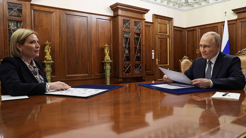 Кто играет музыку под обстрелами и как библиотеки превращаются в модные клубы: Путин встретился с министром культуры Любимовой