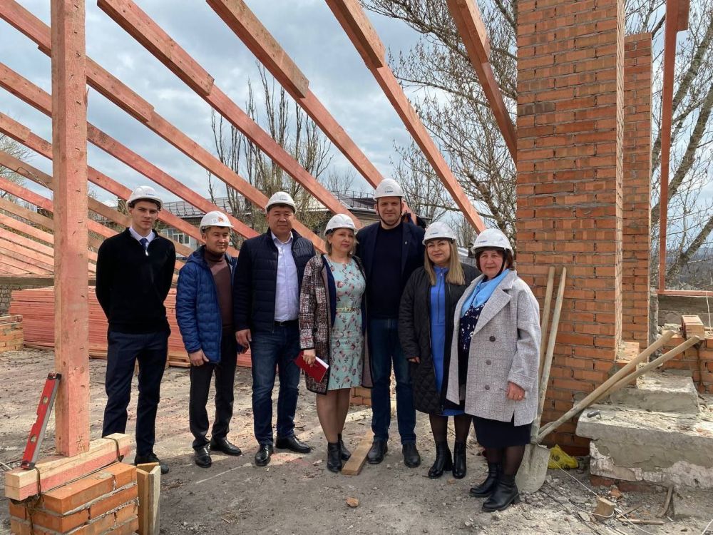 Константин Бутримов: Заседание Штаба общественного и депутатского контроля за капитальным ремонтом Антрацитовкой школы №3