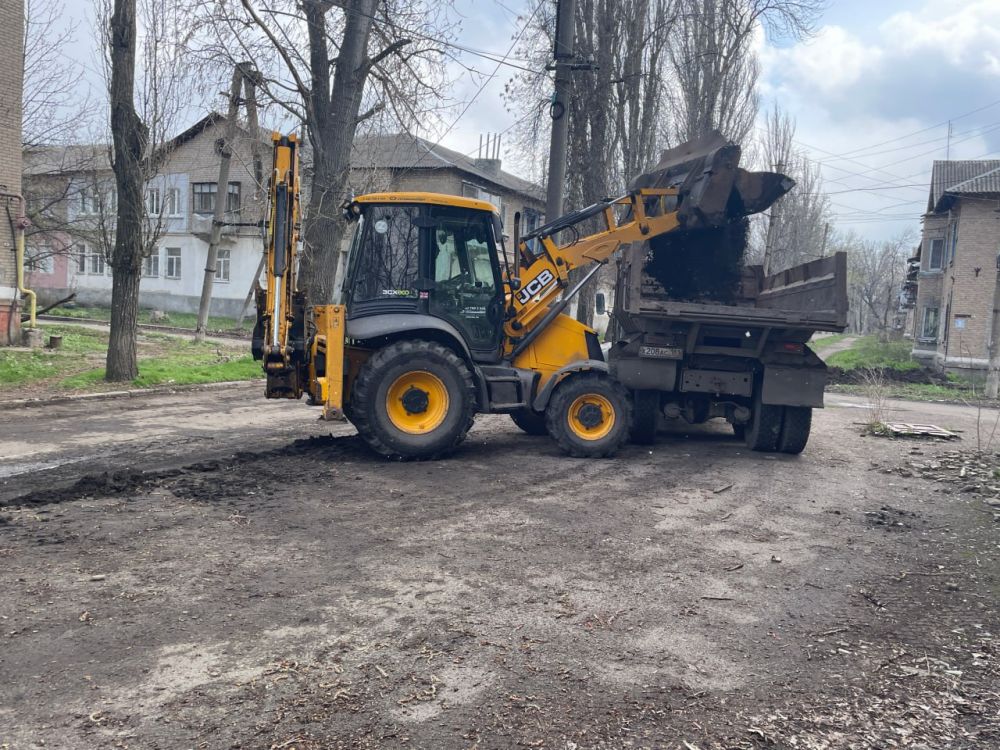 Фотофакт: в Суходольске продолжаются работы по благоустройству