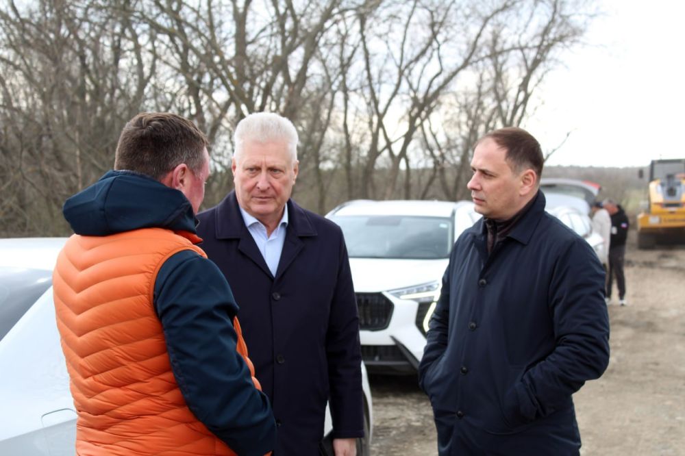 Сергей Козенко: Сегодня совместно с Министром инфраструктуры и транспорта Луганской Народной Республики Альбертом Апшевым проинспектировали ход ремонтных работ на участке дороги общего пользования межмуниципального значения...