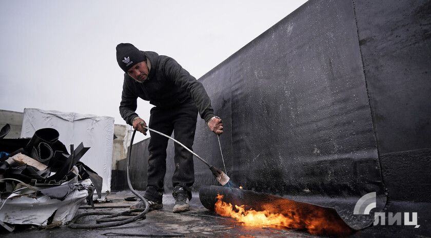 Минстрой ЛНР планирует отремонтировать кровли в 22 домах Краснодонского округа до конца года