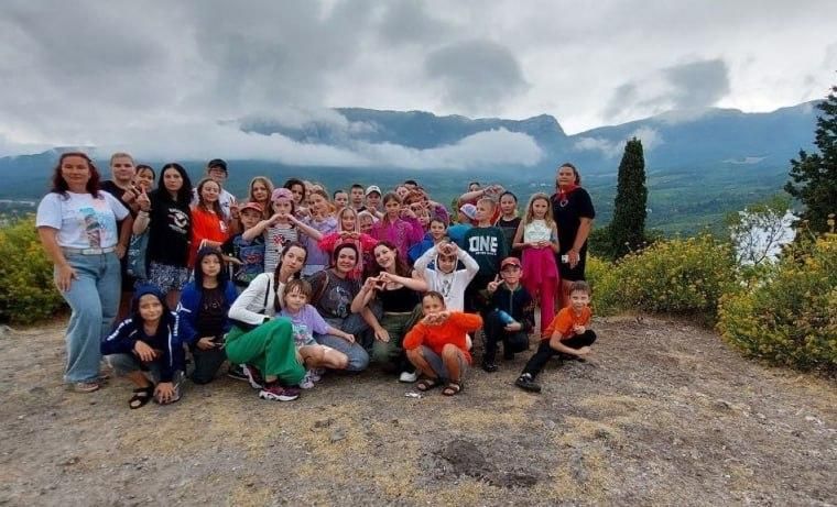 Благодаря поддержке Омской области дети Стаханова отдохнут в Крыму