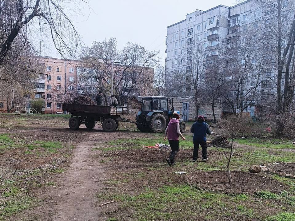 Сергей Колягин: Жители нашего городского округа активно принимают участие в республиканской акции «Чистая Республика- 2025», проводя уборочные мероприятия на своих придомовых территориях