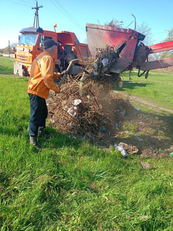 Работы по благоустройству городских территорий не прекращаются ни на день