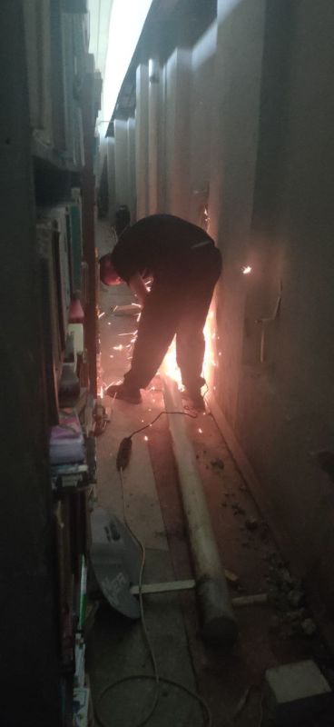 Сергей Козенко: В рамках специального инфраструктурного проекта сотрудники подрядной организации шефа-региона Тюменской области провели демонтажные работы на внутренней системе отопления в Центральной городской библиотеке...