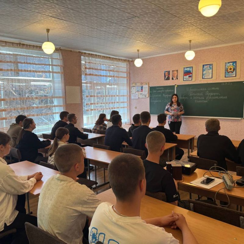 В рамках Дня молодого избирателя члены избирательных комиссий проводят в учебных учреждениях Республики семинар «Избирательная система Российской Федерации, выборы и система избирательных комиссий»