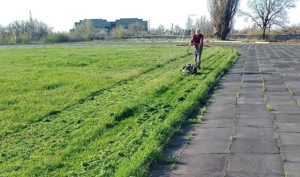          &quot;  - 2025&quot;