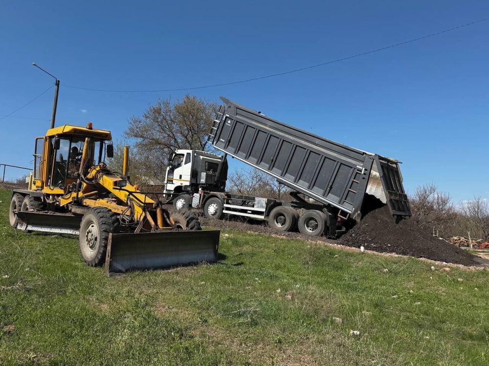 Сергей Колягин: Как и отмечалось ранее, образовавшийся фрезерованный асфальт при ремонте городских дорог будет использоваться вторично для отсыпки проблемных участков транспортной сети городского округа