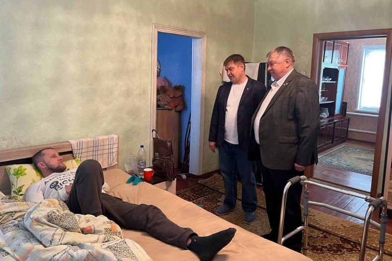 По всей ЛНР организованы выездные приемы для ветеранов ВОВ и маломобильных ветеранов СВО