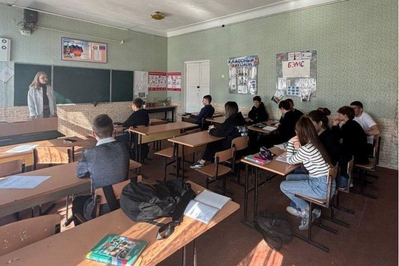 Инна Тамразова, терапевт Свердловской центральной городской многопрофильной больницы, провела для учащихся Калининской средней школы имени Героя Советского Союза Лидии Литвяк информационную беседу по профориентации на тему:...