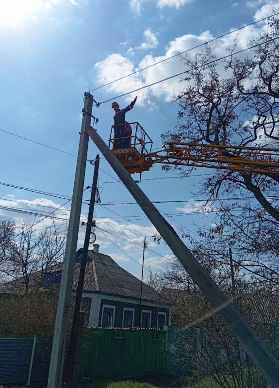 Деревянные опоры уходят в прошлое: энергетики приступили к обновлению ЛЭП в городе Вахрушево