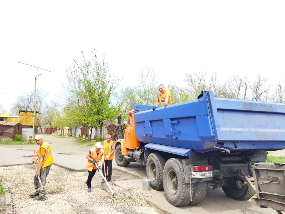 Андрей Рубанцов: В Ровеньках продолжается ямочный ремонт дорожного полотна