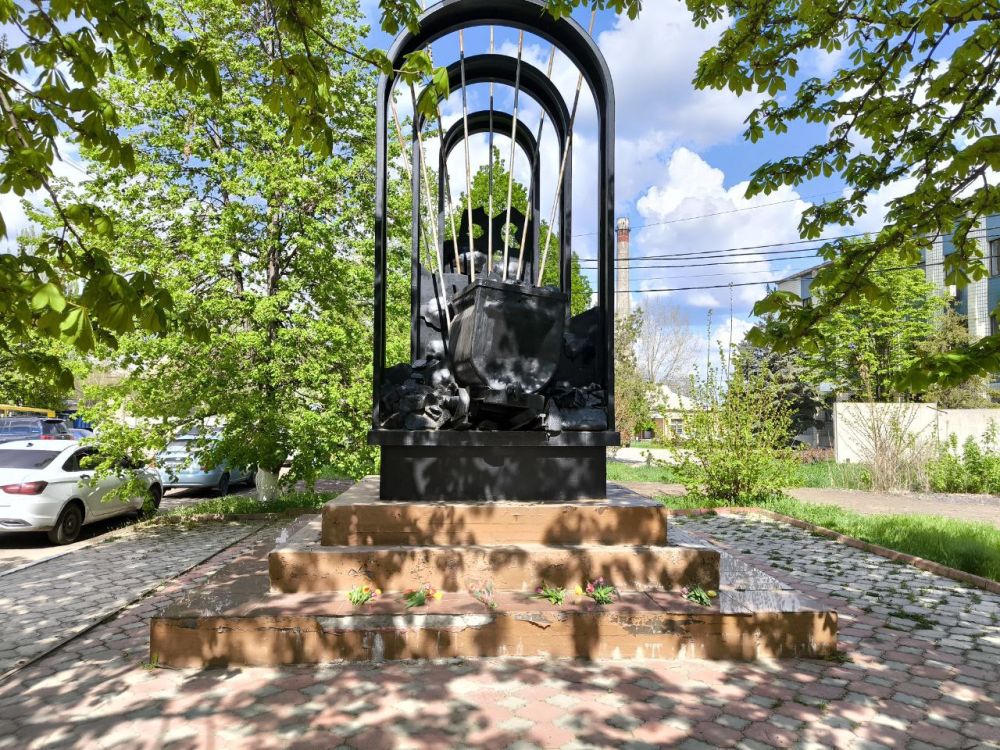 Константин Бутримов: ЗАСЕДАНИЕ МОЛОДЕЖНОГО КЛУБА «ЦЕНТР ПРИТЯЖЕНИЯ» В КРАСНОДОНСКОМ МУНИЦИПАЛЬНОМ ОКРУГЕ