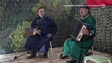 Глава Тувы Владислав Ховалыг побывал в зоне СВО, вручил медали бойцам и встретился с главой подшефной ЛНР