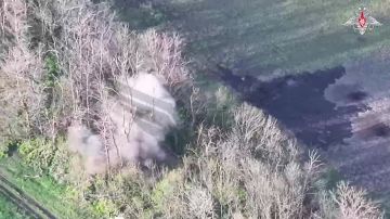 Расчеты FPV-дронов Центра «Рубикон» поражают системы связи, бронированную технику и БпЛА ВСУ на Донецком направлении