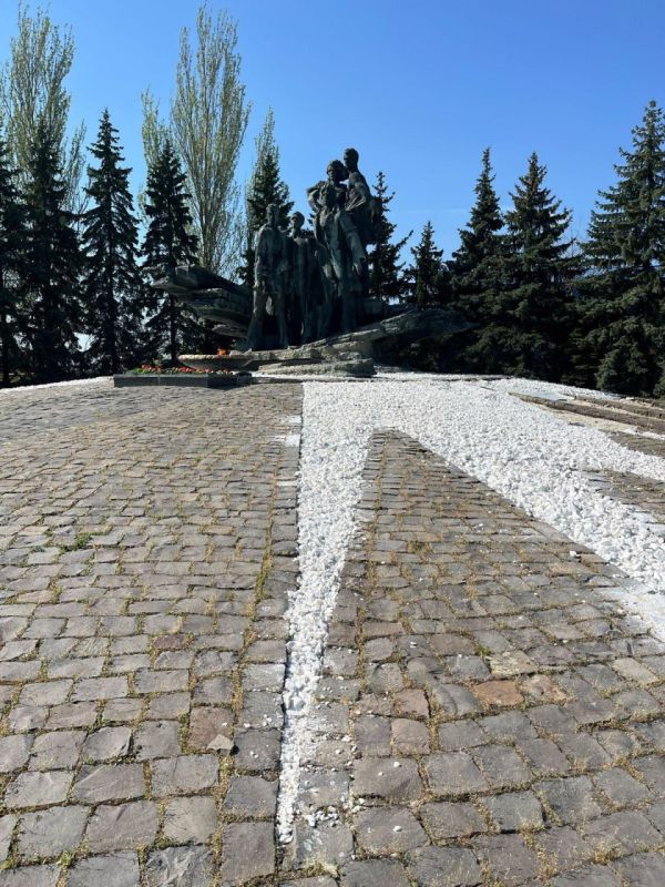 Андрей Рубанцов: Мемориал «Слава»: Коми обновляет памятник героям в Ровеньках