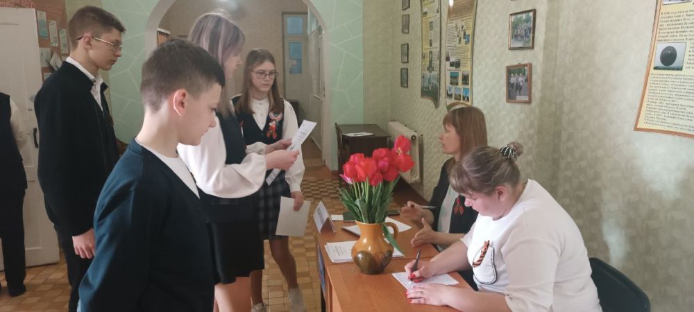 Андрей Рубанцов: Сегодня на площадке Ясеновской гимназии им. Ю.В.Стеценко прошла Международная историческая акция «Диктант Победы»