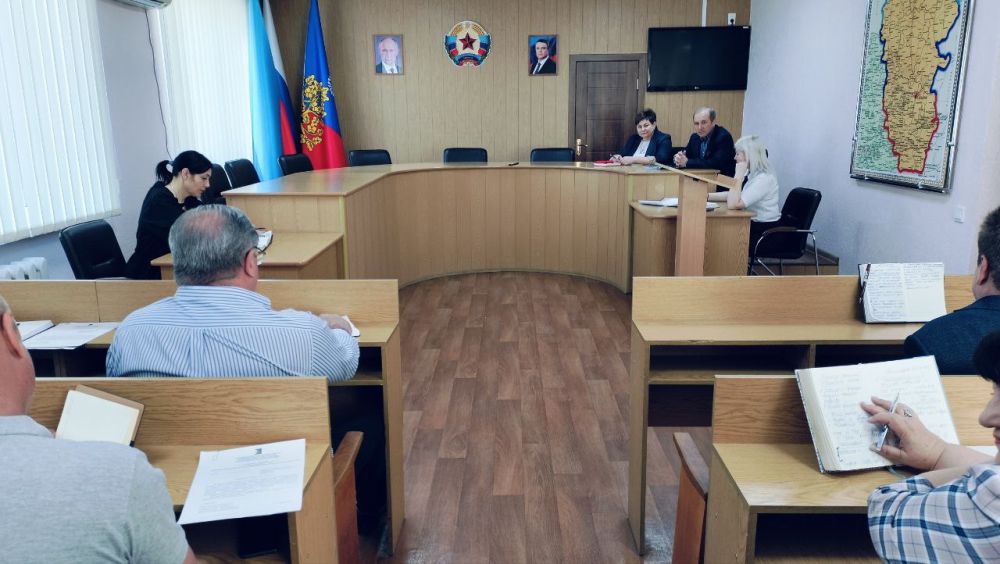 Андрей Рубанцов: Сегодня в Администрации городского округа город Ровеньки состоялось совещание с моими заместителя заместителями и начальниками структурных подразделений