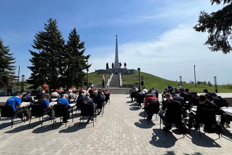 Народ, который знает свою историю, непобедим — Денис Мирошниченко