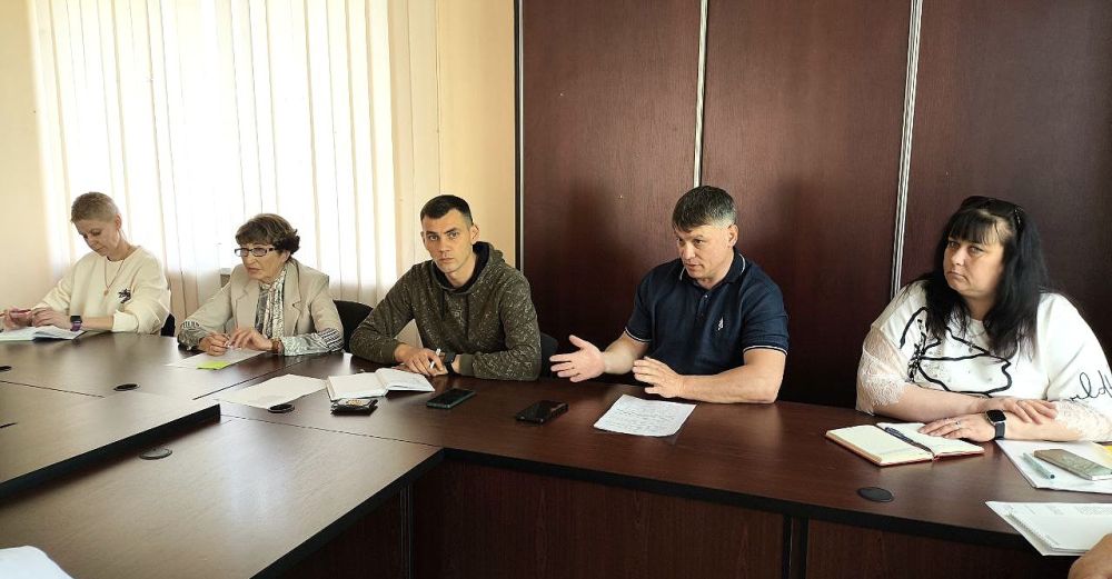 В Администрации прошла встреча депутатов с руководителем проекта от ФКР «Фонд Капитального Ремонта», Владимиром Лученковым