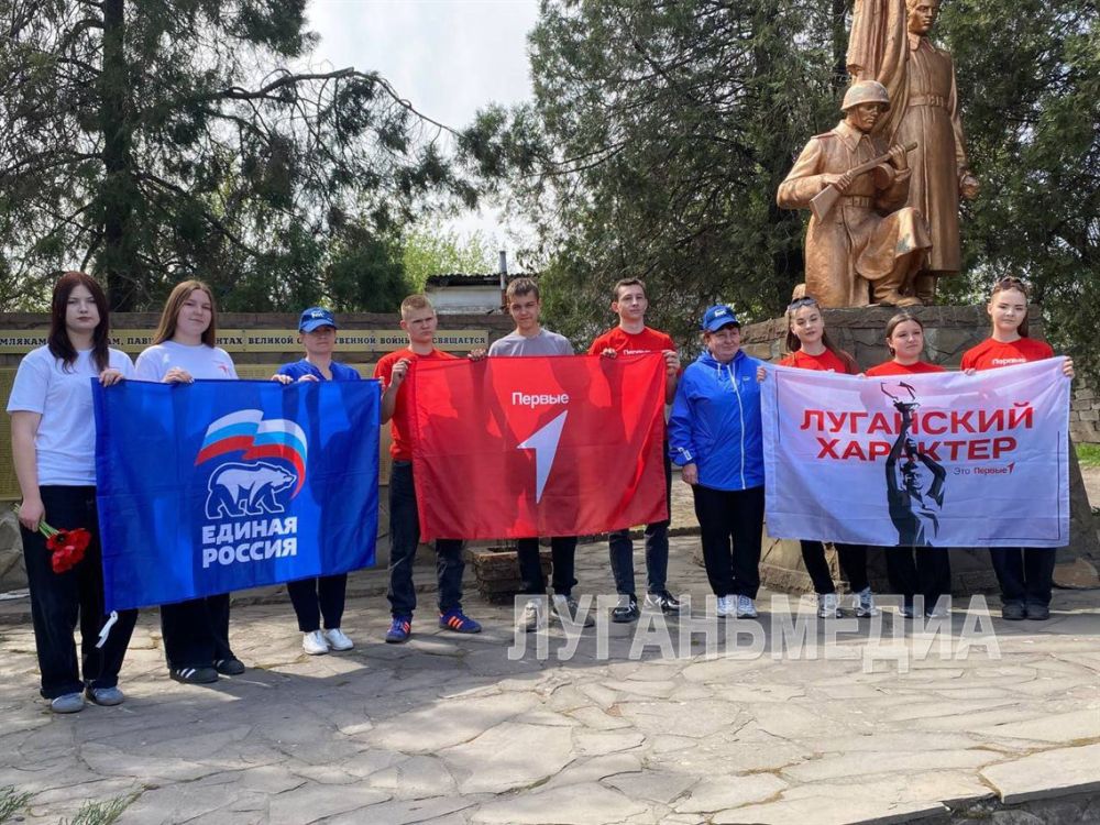 Миусинские активисты провели субботник на Братской могиле советских воинов