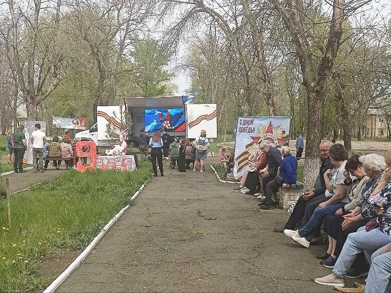 Сергей Колягин: Сегодня, как и планировалось, цикл праздничных выездных концертов «Победа в сердцах», приуроченных к 80-й годовщине Победы в Великой Отечественной войне 1941-1945 годов, затронул и поселок Михайловка города...