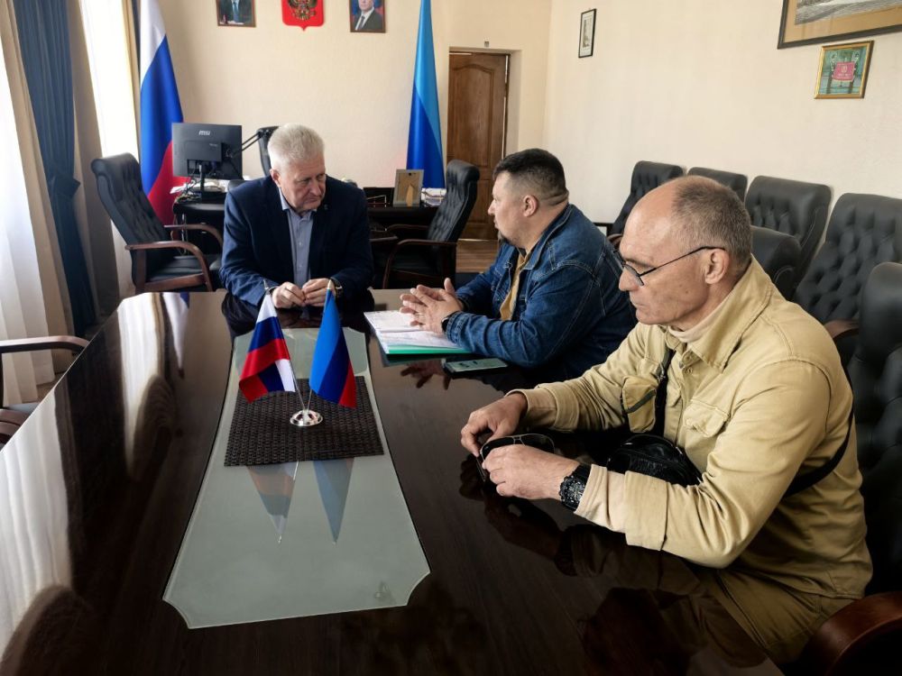 Сергей Козенко: Сегодня с рабочим визитом Краснодон посетил первый заместитель директора Департамента строительства, госэкспертизы и жилищно-коммунального хозяйства Курганской области Сергей Цуканов