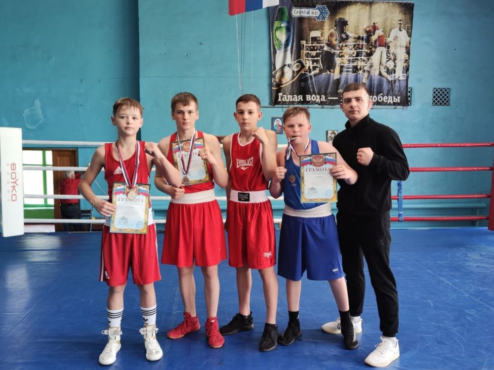 Андрей Рубанцов: Боксеры спортивной школы города Ровеньки приняли участие в Традиционном открытом турнире по боксу Краснолучской детско-юношеской спортивной школы №1, посвященной памяти мастера спорта СССР Владимира Волкова