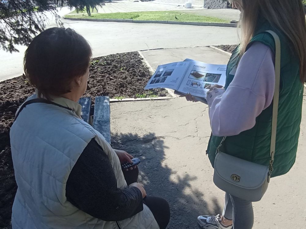 Андрей Рубанцов: Волонтеры Ясеновской школы 2 им. Д. В. Лазутина оказывают помощь в проведении Всероссийского голосования «Формирование комфортной городской среды»