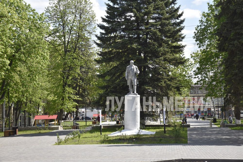 Сквер имени Шевченко в Антраците преобразился в рамках федерального проекта