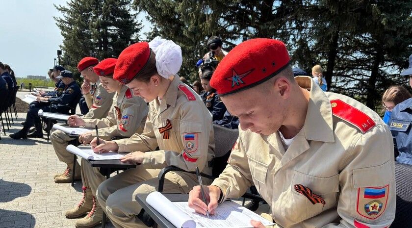 Жители ЛНР показали достойный результат в рамках акции «Диктант Победы» — Мирошниченко