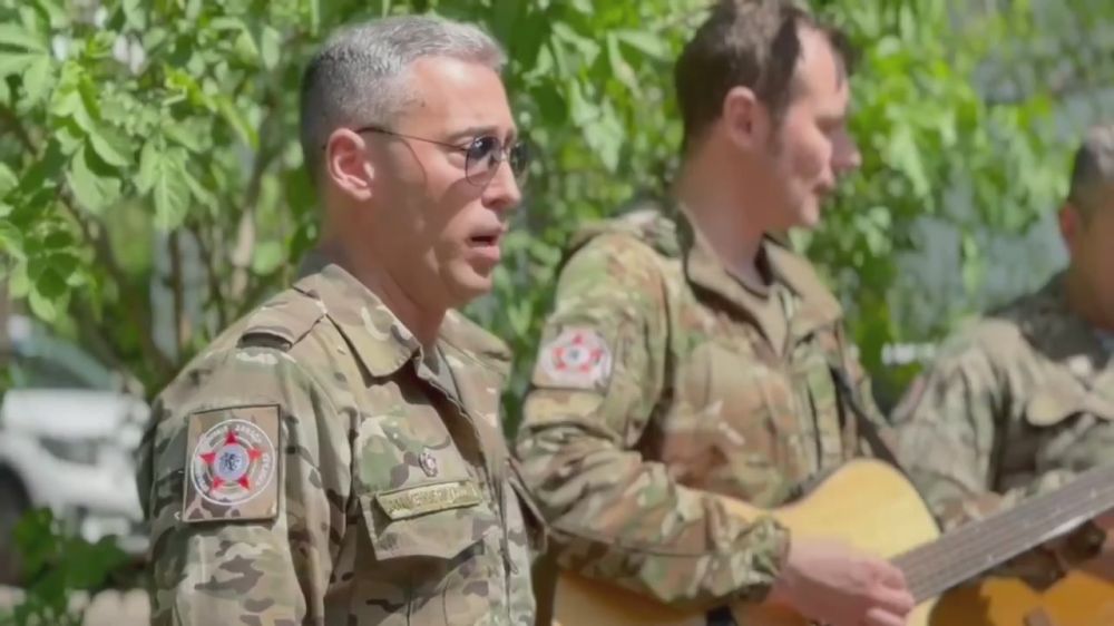 В рамках акции «Подарок ветерану» в День весны и труда поздравили Иду Ивановну Сиренко жительницу блокадного Ленинграда с наступающим Днем Великой Победы