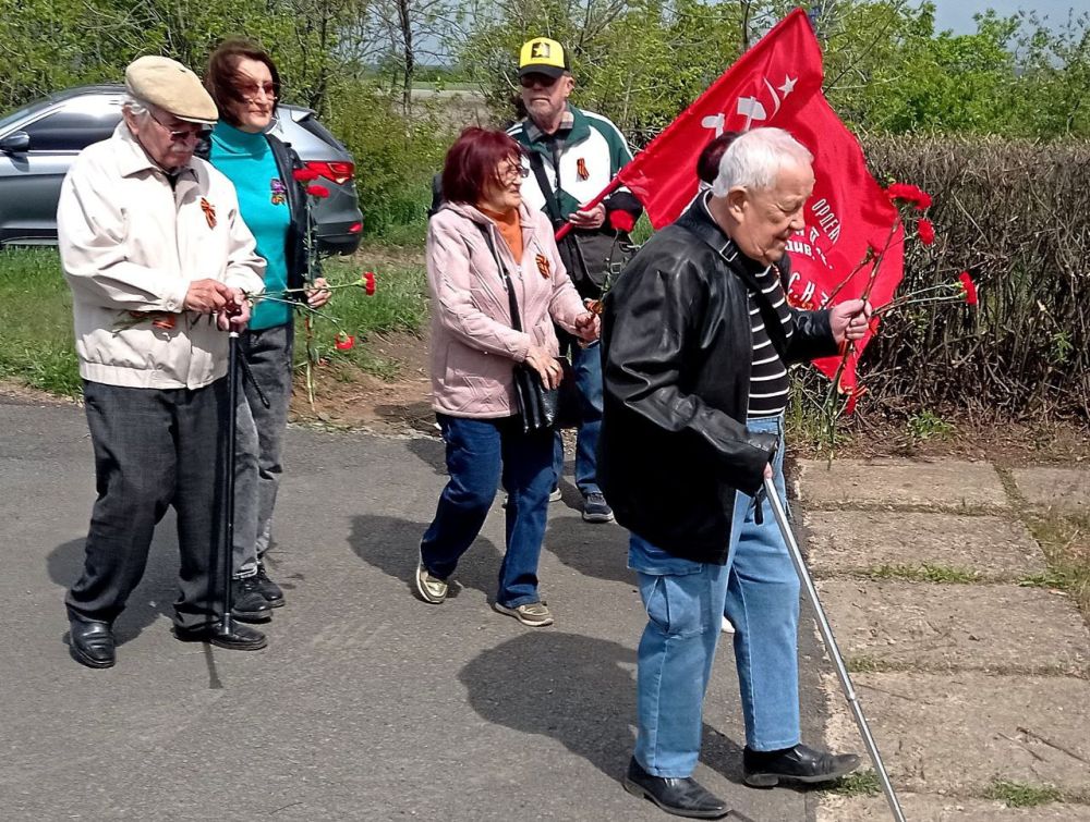  .    ,                   ...