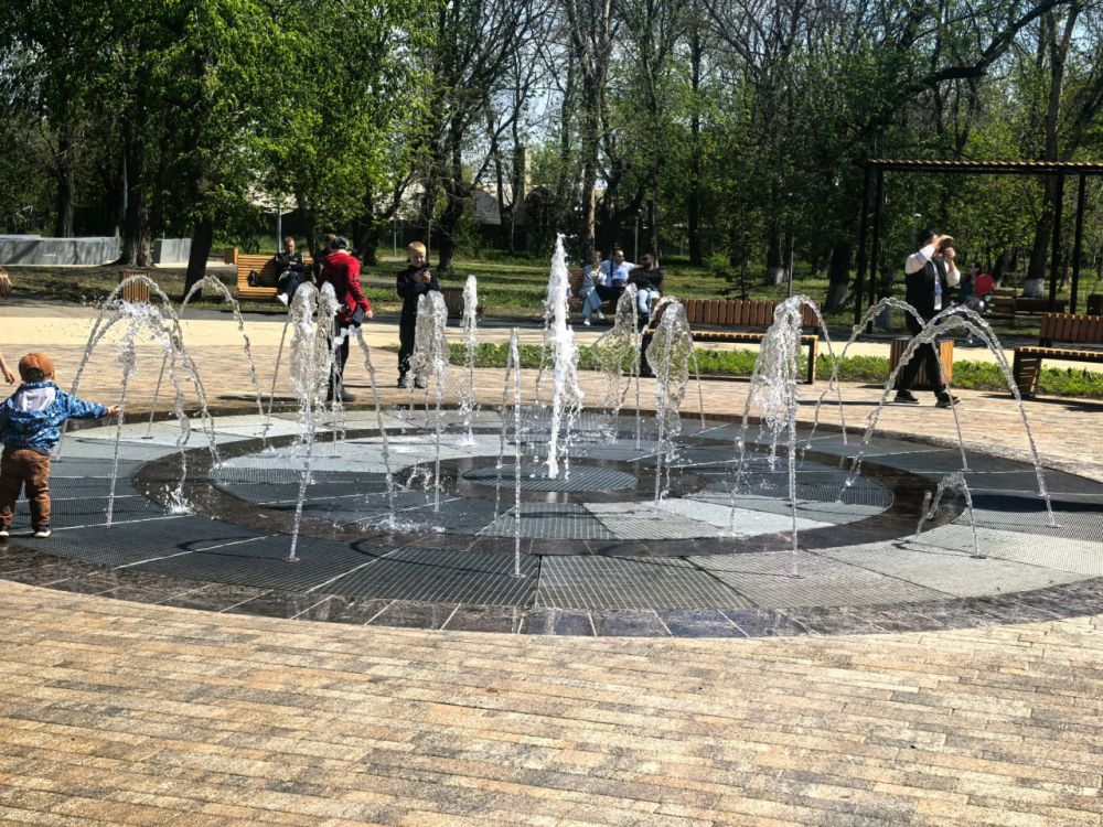 Сергей Козенко: Сегодня, 1 мая, наш Краснодонский парк культуры и отдыха имени «Молодой гвардии» превратился в эпицентр праздника, счастья, веселья, дружбы и творчества