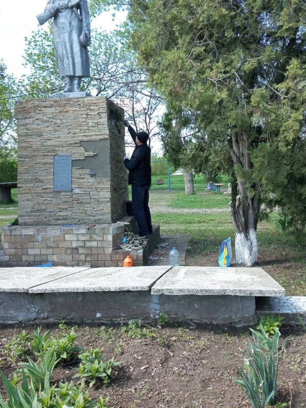 Сергей Козенко: К 80-летию Великой Победы в населенных пунктах Краснодонского муниципального округа активно проводятся работы по благоустройству объектов культурного наследия, посвященных Великой Отечественной войне