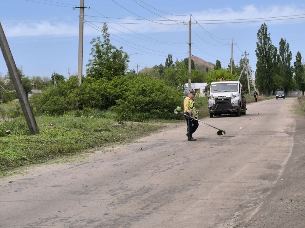 Сергей Козенко: В Краснодоне сотрудники дорожной службы продолжают активно работать, чтобы поддерживать дороги в ухоженном состоянии
