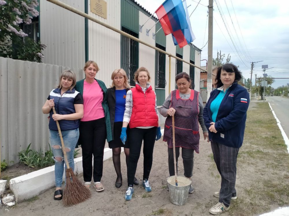 Спасибо большое всем участникам субботника! Ваш вклад в поддержание чистоты и порядка в нашем муниципальном округе бесценен