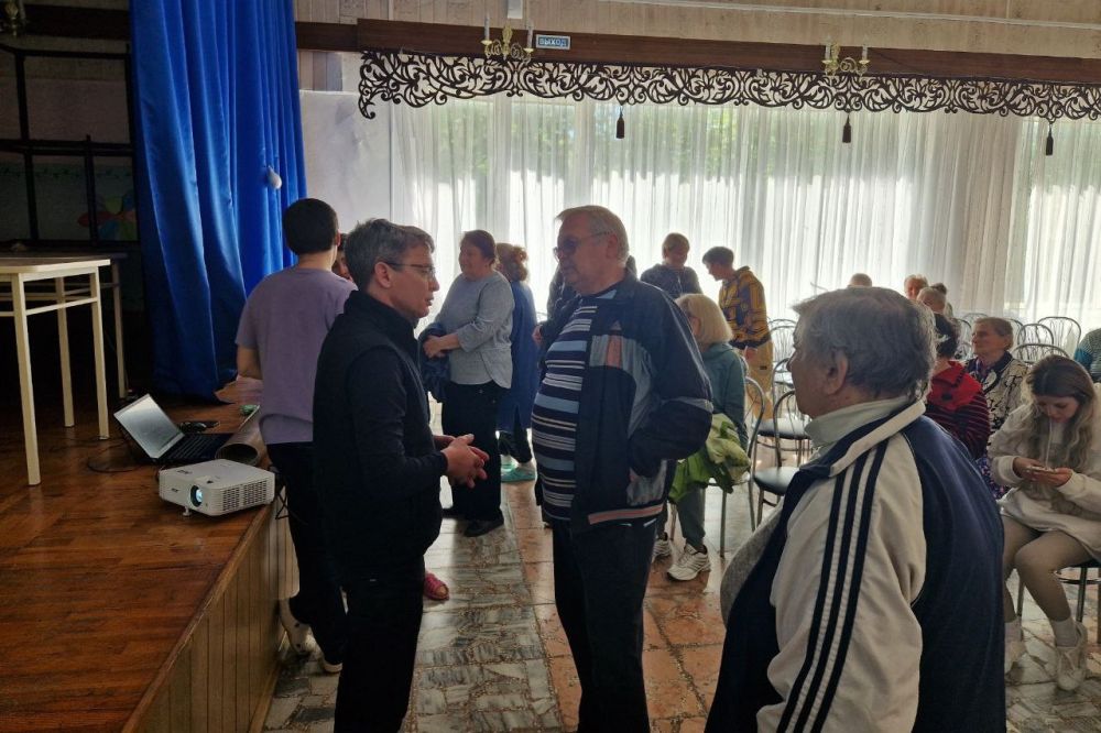 Врачи из Красноярского края продолжают работу в Свердловском округе