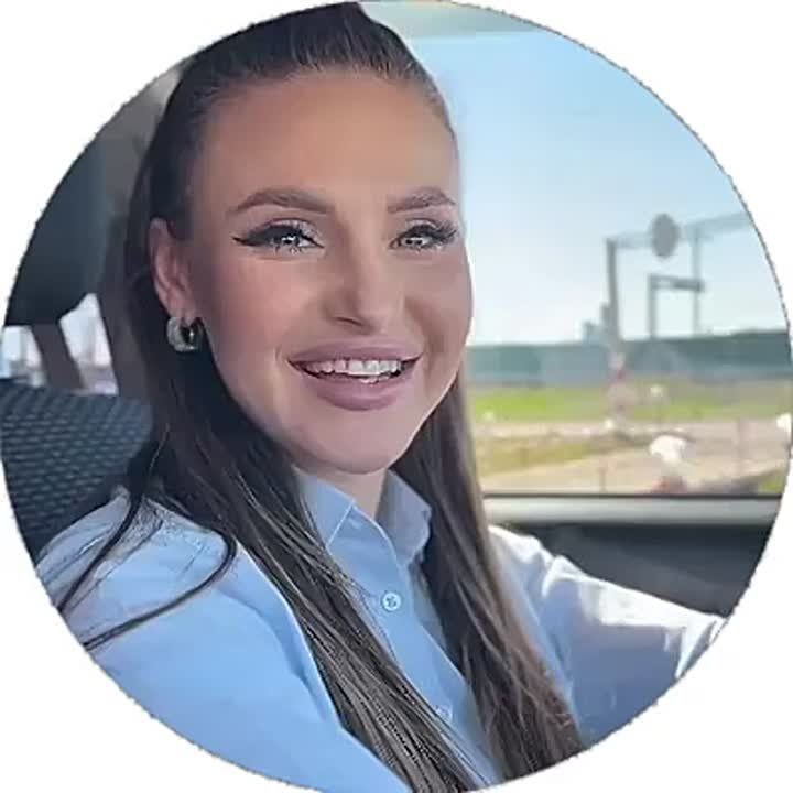 Дорога выдалась непростой, чередуя живописные пейзажи с участками бездорожья, где мобильная связь практически исчезала